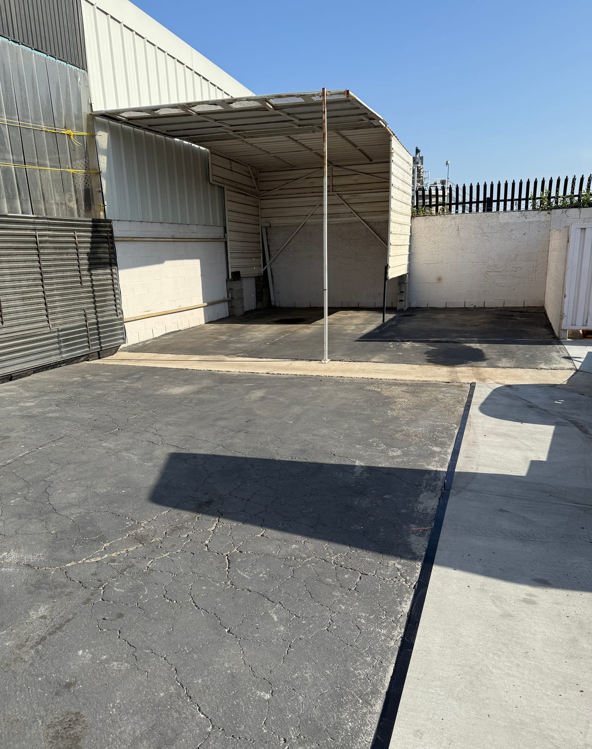 Driveway before sealcoating